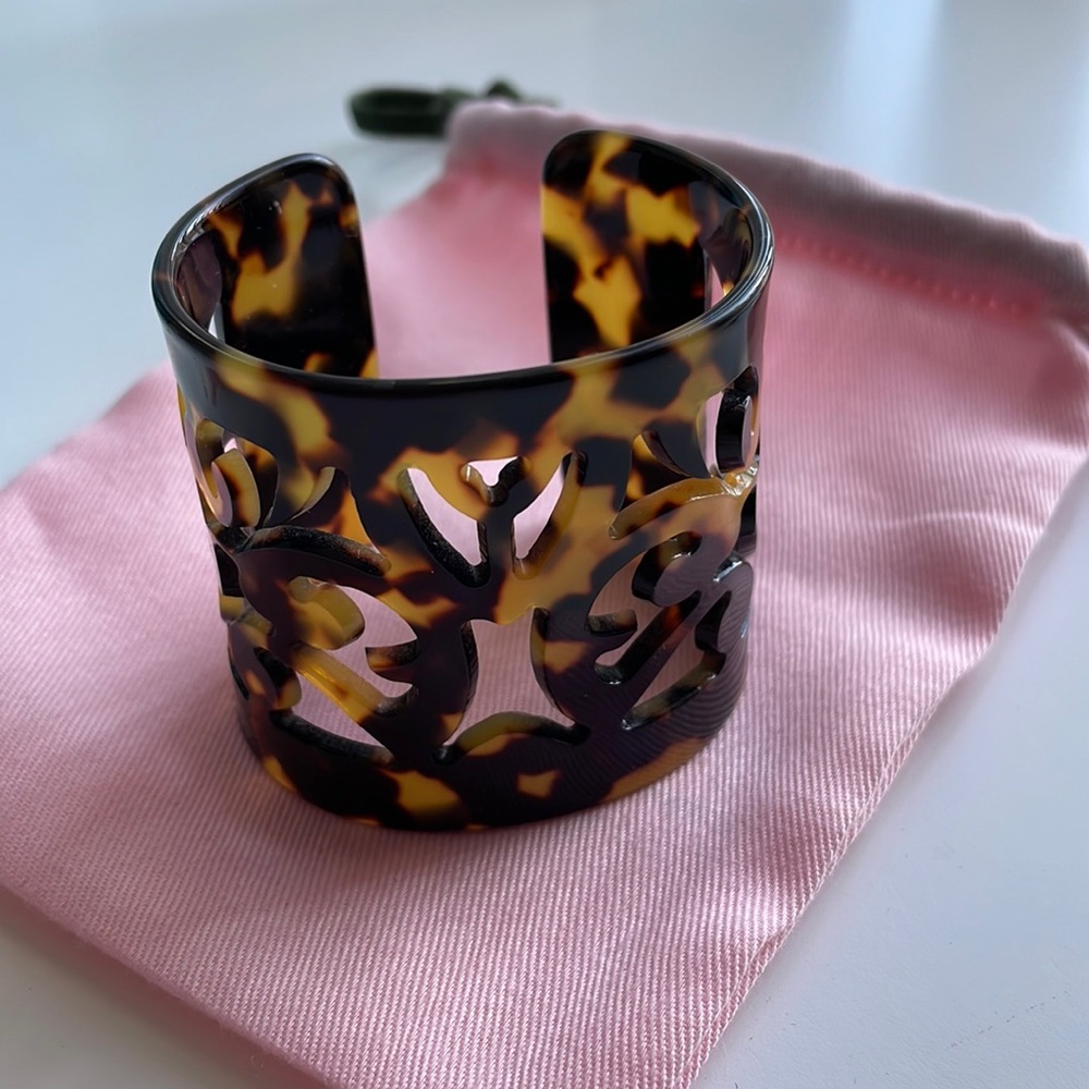 Fashion acrylic cuff, tortoise color